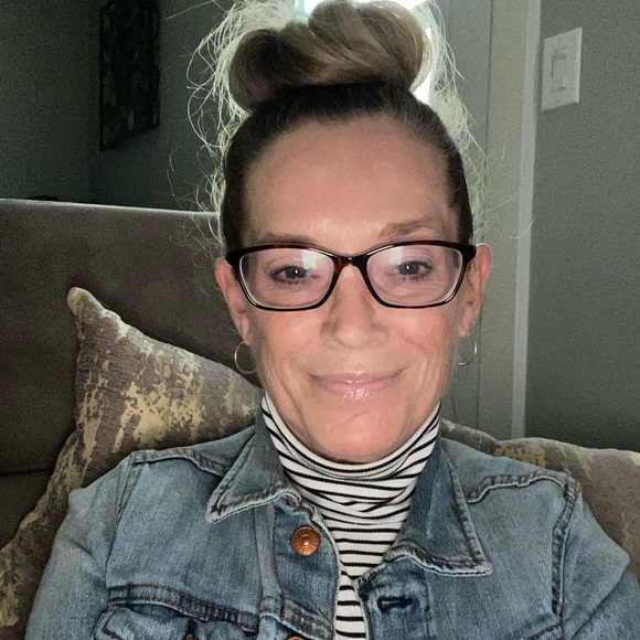 Meet your Posher, Kim The Accidental Posher - Picture 3 of 6